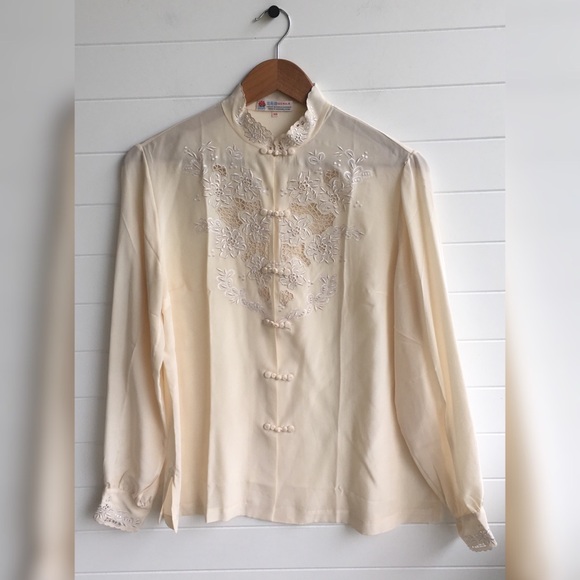 Vintage Tops - Vintage Silk Chinese 50's Blouse Frog Scalloped